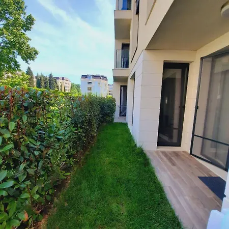 I Helena Two-bedroom Premium Apart * Saints Constantine and Helena